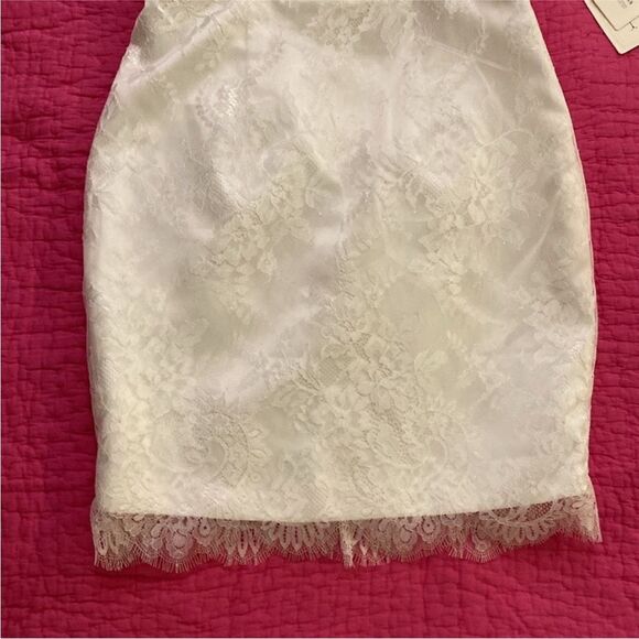 Mingda’s Elegant Lace White Dress, US0 - Picture 3 of 10